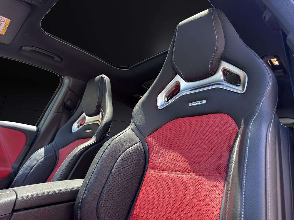 Mercedes-Benz GLA 45 S AMG 2023 negro - foto 17
