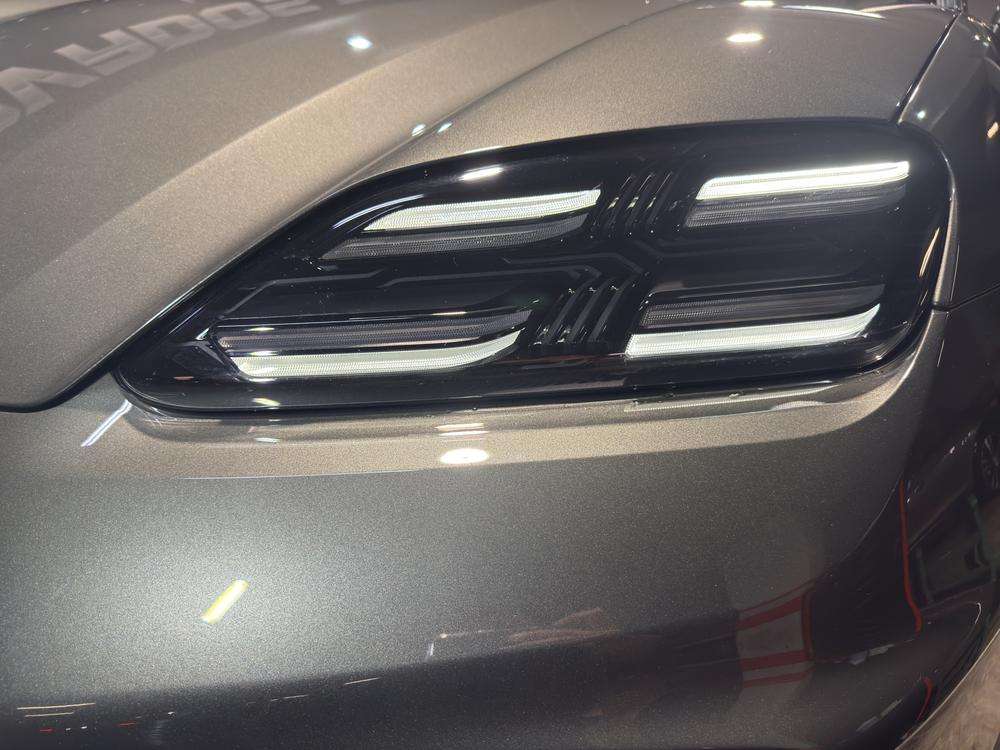 Porsche Macan 4 2024 gris - foto 6