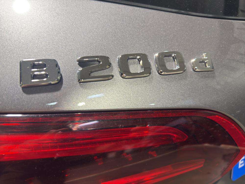 Mercedes-Benz Clase B 200D AMG 2022 gris montaña - foto 8