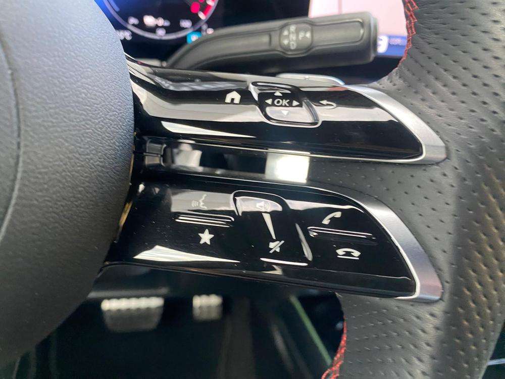 Mercedes-Benz GLA 250e AMG 2024 negro - foto 8
