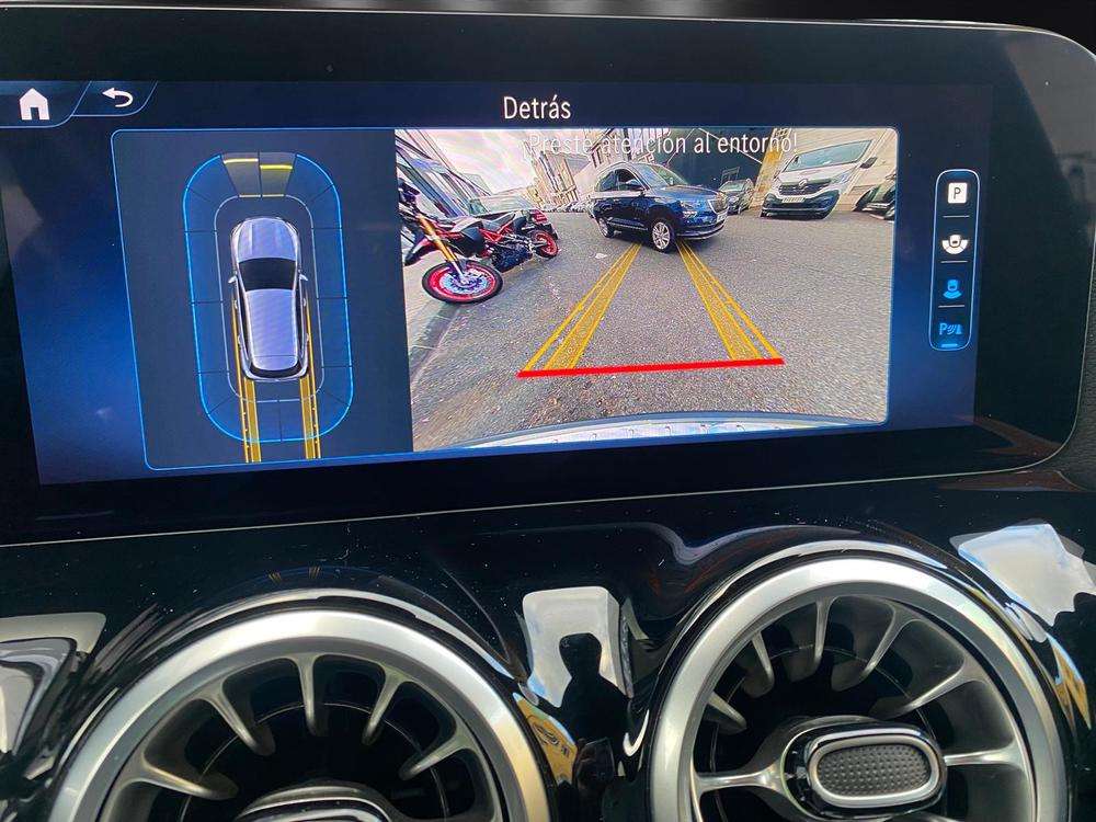 Mercedes-Benz GLA 250e AMG 2024 negro - foto 9