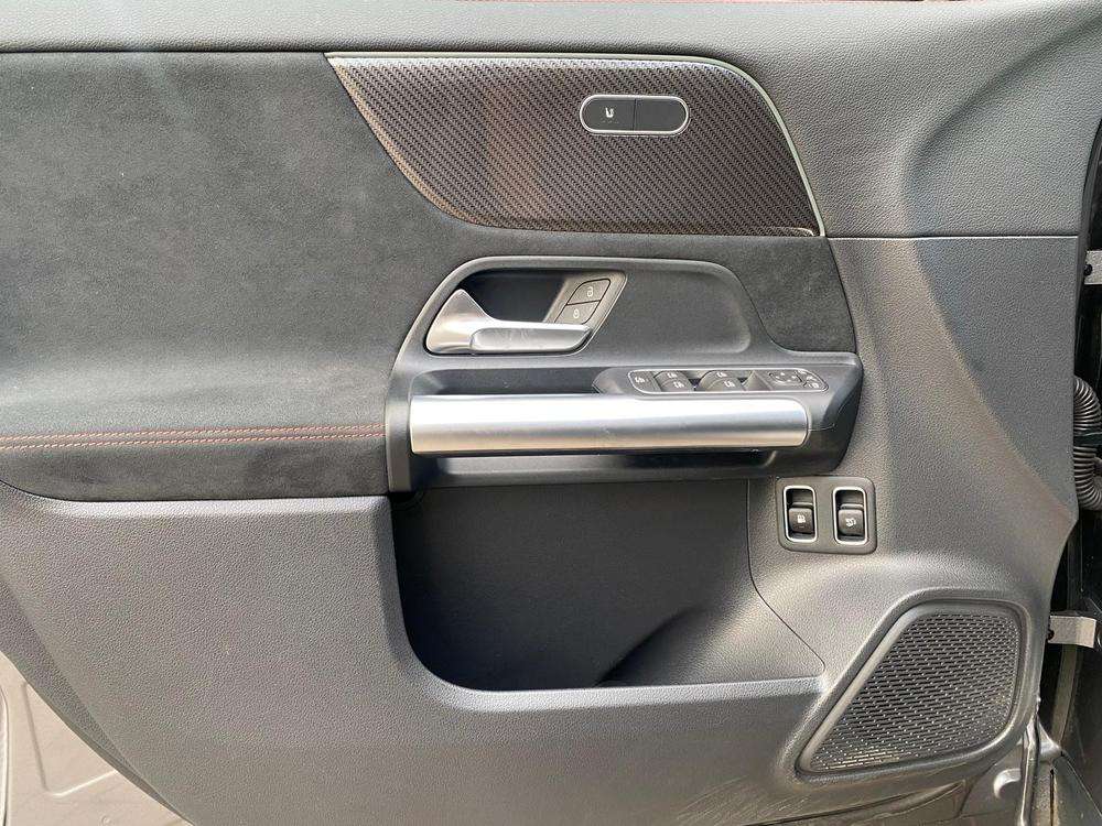 Mercedes-Benz GLA 250e AMG 2024 negro - foto 11