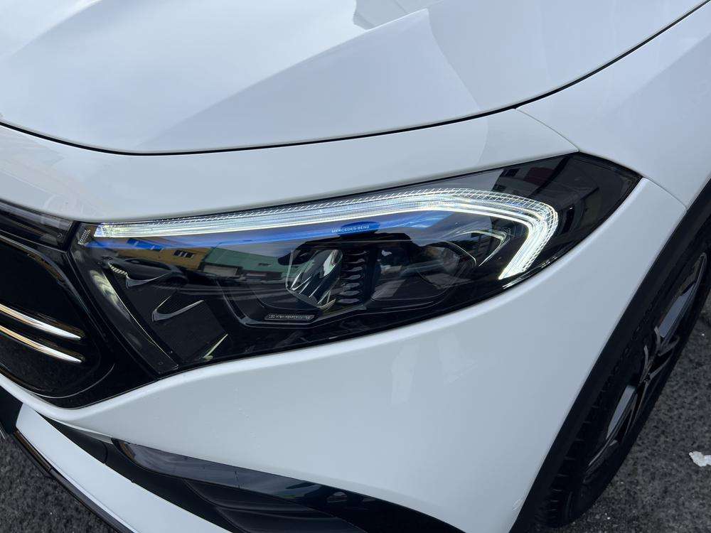 Mercedes-Benz EQB 300 4MATIC AMG 2022 blanco - foto 5