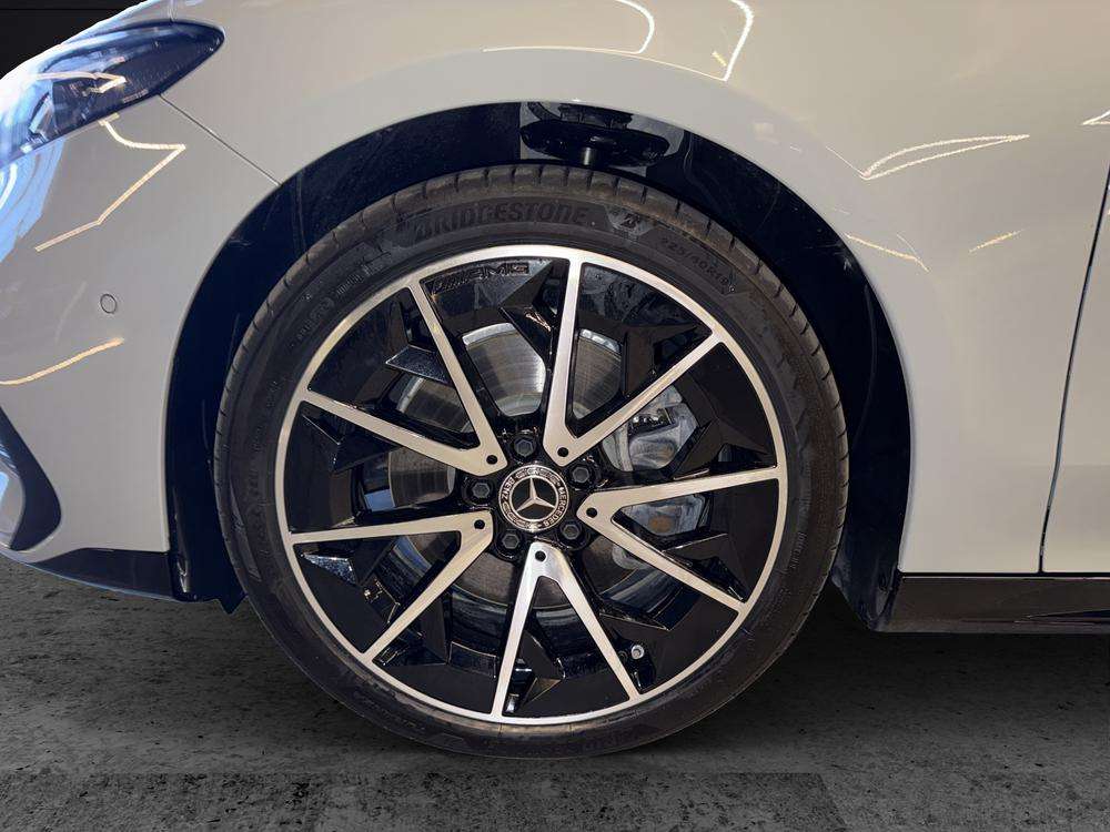 Mercedes-Benz CLA 250+ AMG 2025 gris - foto 6