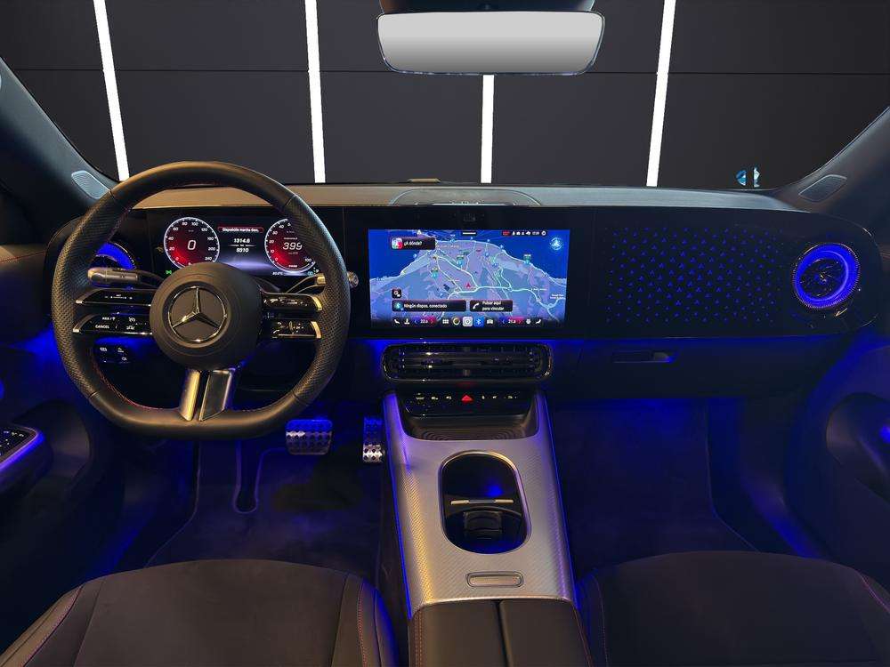 Mercedes-Benz CLA 250+ AMG 2025 gris - foto 9