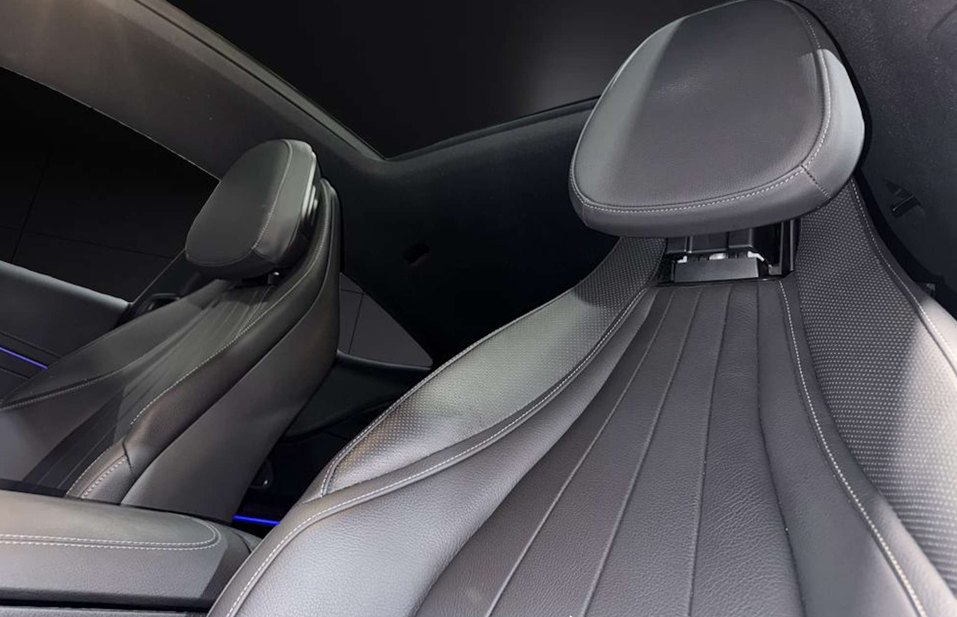 Mercedes-Benz CLE 300e AMG 2025 negro - foto 17