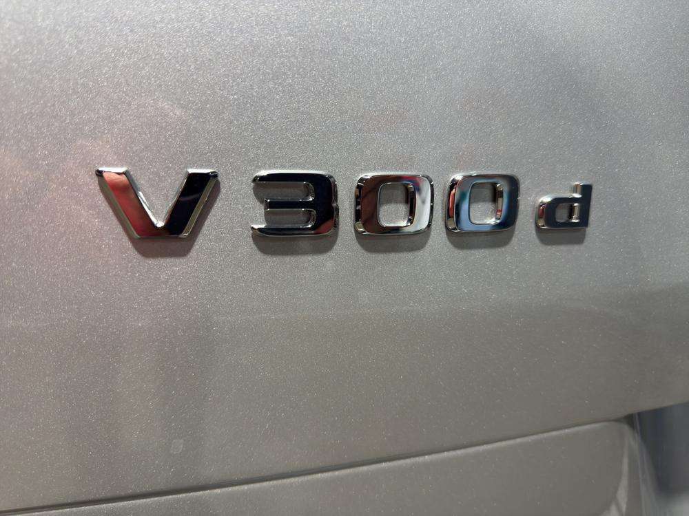 Mercedes-Benz CLASE V 300D 2023 plata - foto 8