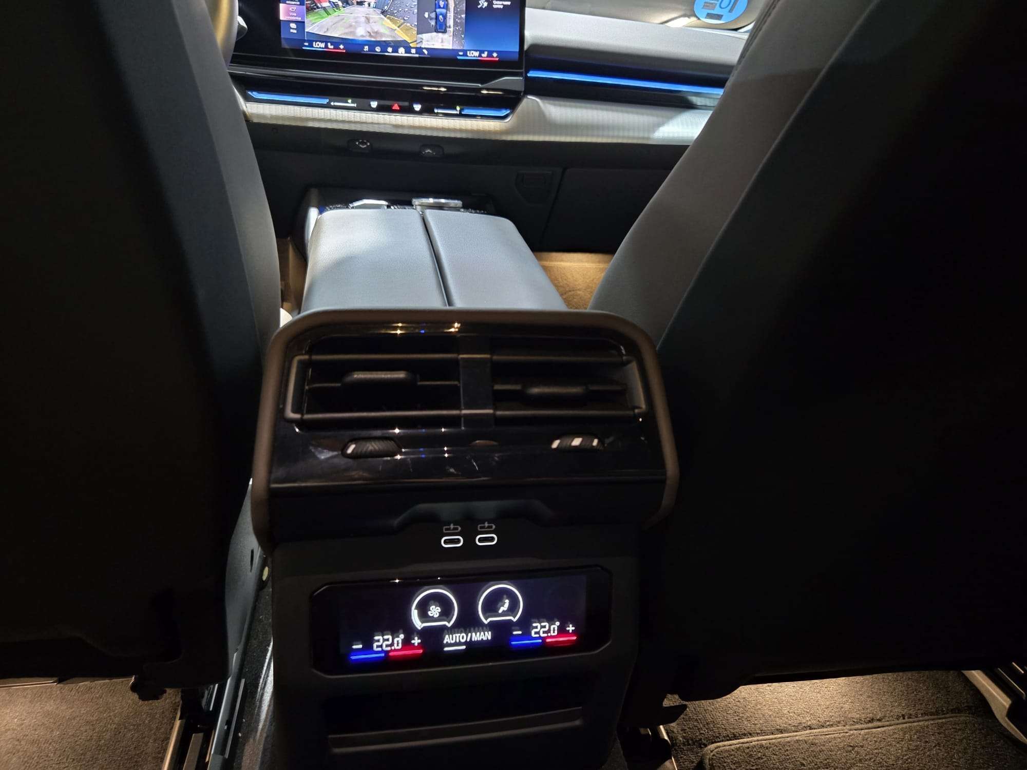 BMW Serie 5  530e xDrive 2024 azul - foto 19