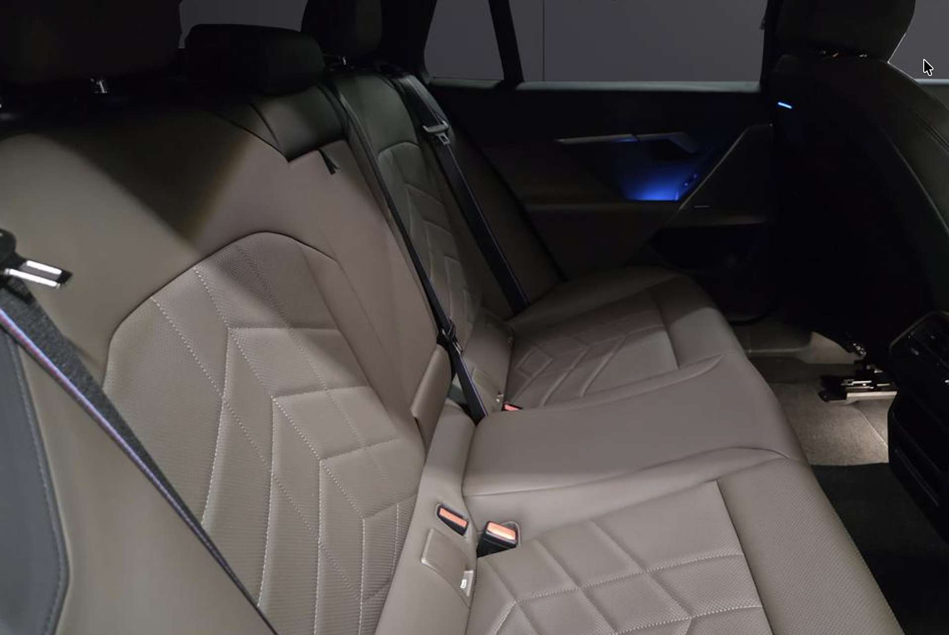 BMW Serie 5  530e xDrive 2024 azul - foto 20