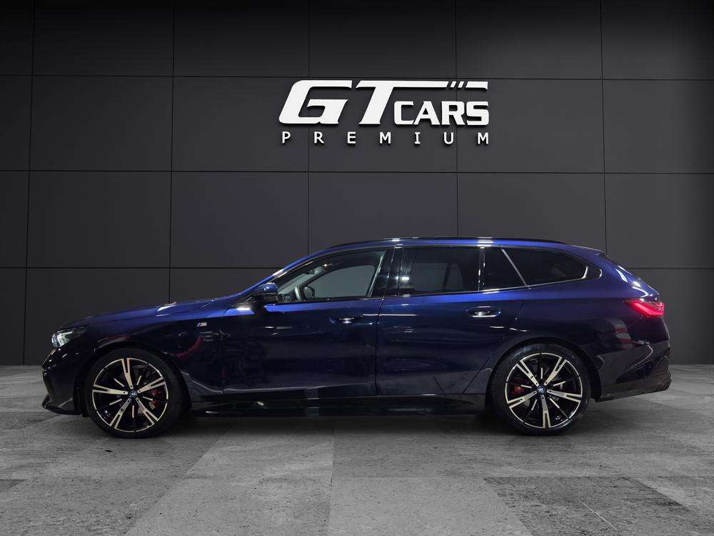 BMW Serie 5  530e xDrive 2024 azul - foto 2