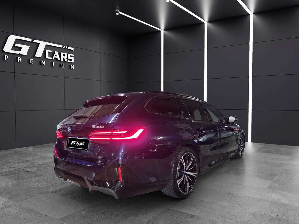 BMW Serie 5  530e xDrive 2024 azul - foto 3