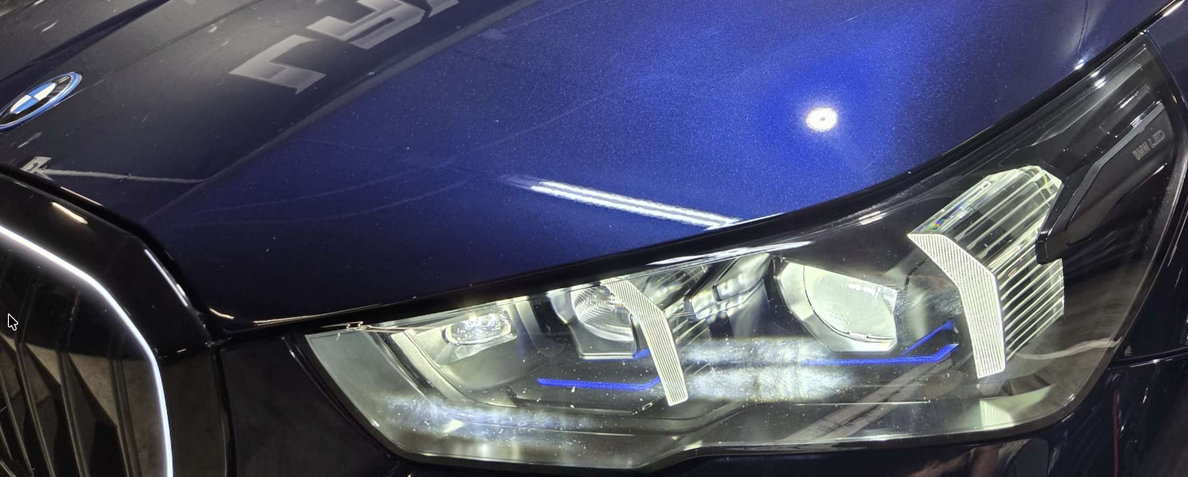 BMW Serie 5  530e xDrive 2024 azul - foto 6