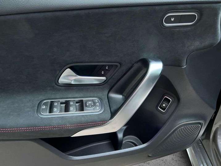 Mercedes-Benz Clase A 250e AMG 2020 gris montaña - foto 14