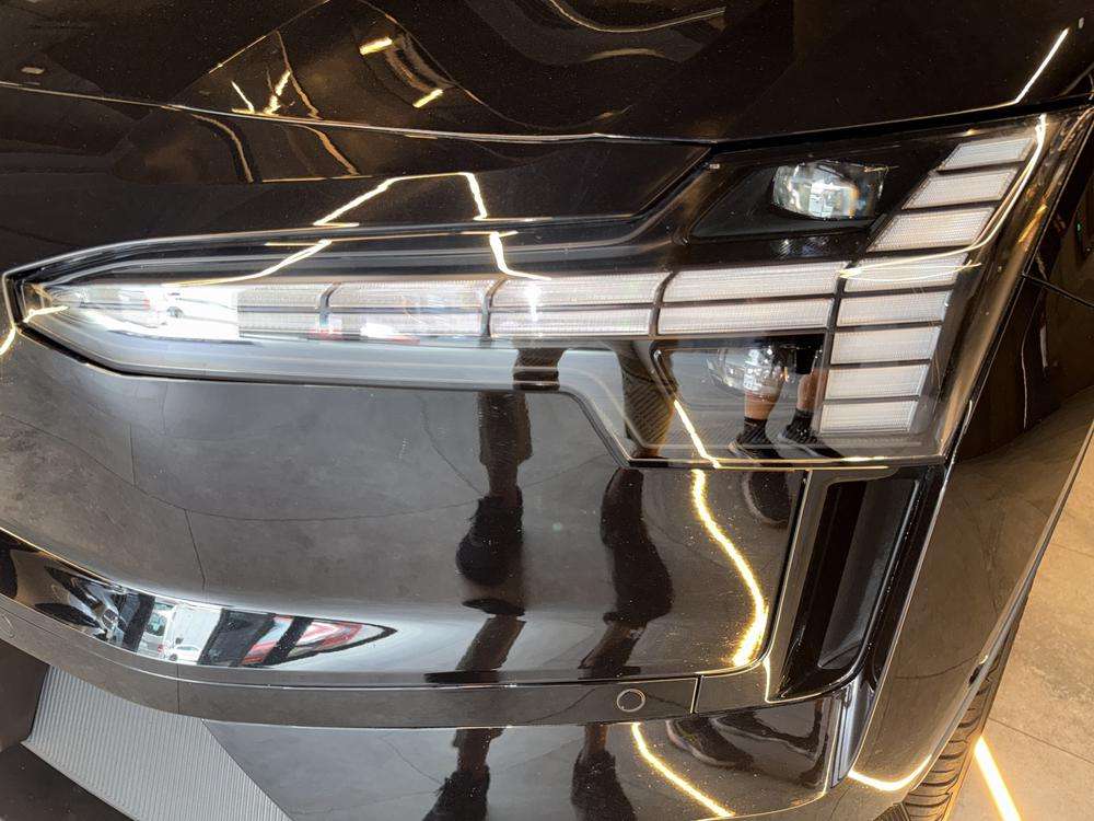 Volvo EX30 . 2023 negro - foto 6