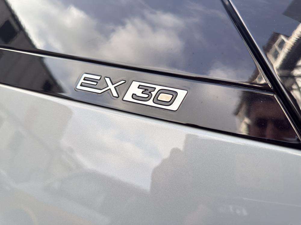 Volvo EX30 . 2024 gris - foto 8