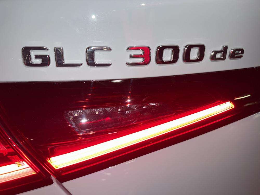 Mercedes-Benz GLC COUPE 300de AMG 2026 gris - foto 8