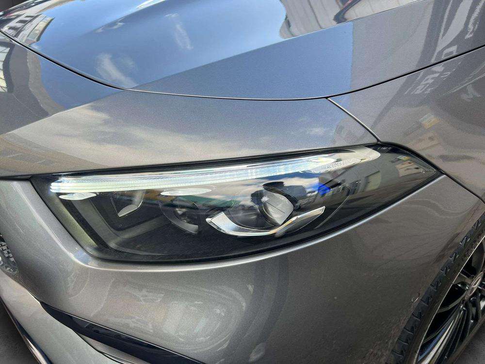 Mercedes-Benz Clase A 250e AMG 2025 gris montaña - foto 5