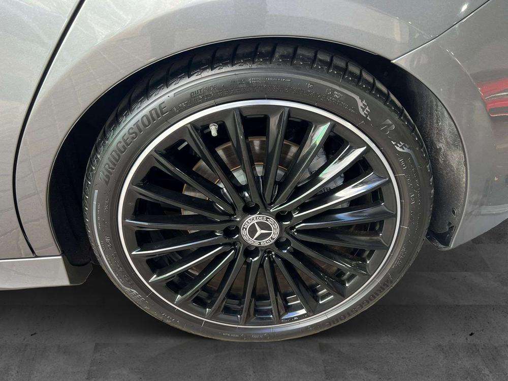 Mercedes-Benz Clase A 250e AMG 2025 gris montaña - foto 6