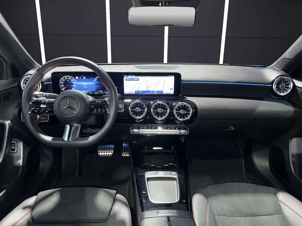 Mercedes-Benz Clase A 250e AMG 2025 gris montaña - foto 9
