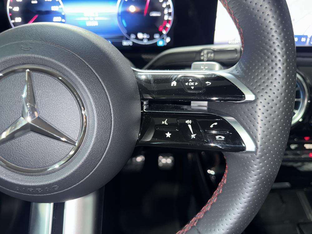Mercedes-Benz Clase A 250e AMG 2025 gris montaña - foto 11