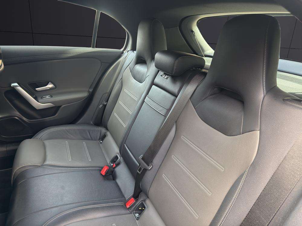 Mercedes-Benz Clase A 35 AMG 4MATIC 2022 gris - foto 16