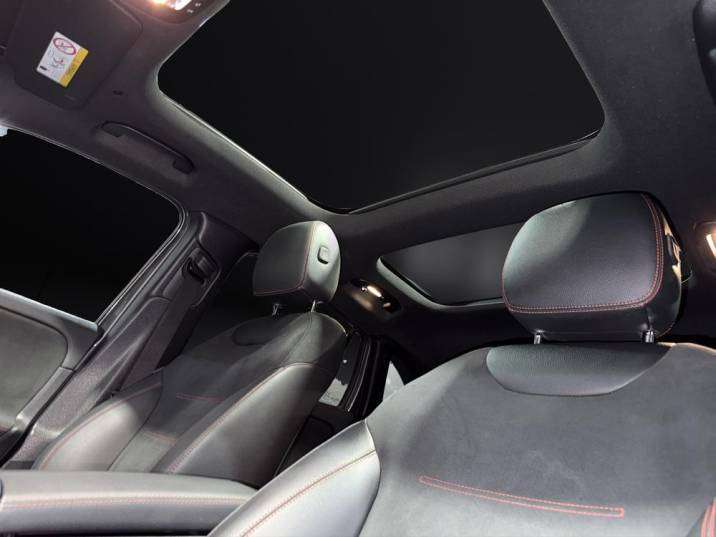 Mercedes-Benz GLA 250e AMG 2022 gris montaña - foto 16