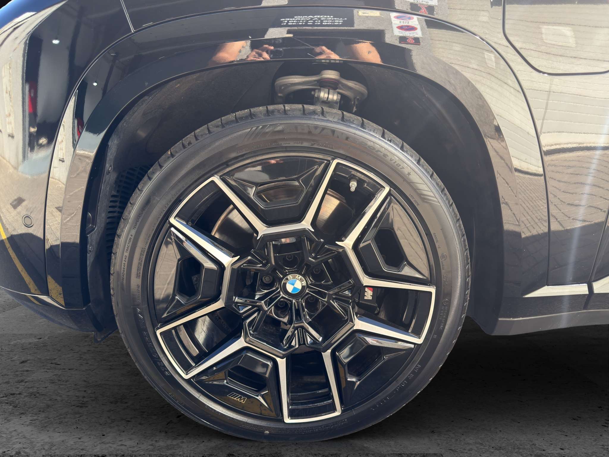 BMW XM . 2025 negro - foto 6