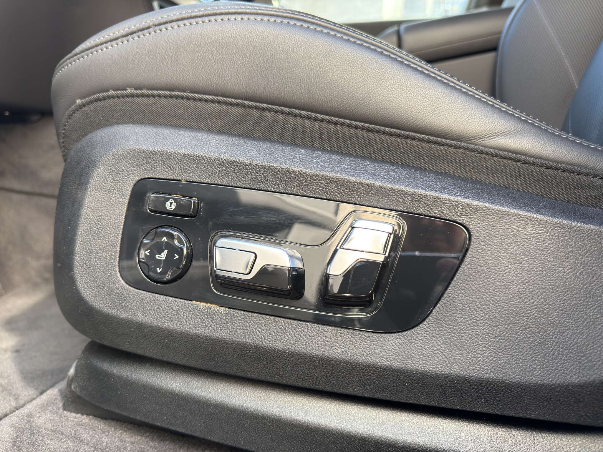 BMW XM . 2025 negro - foto 18