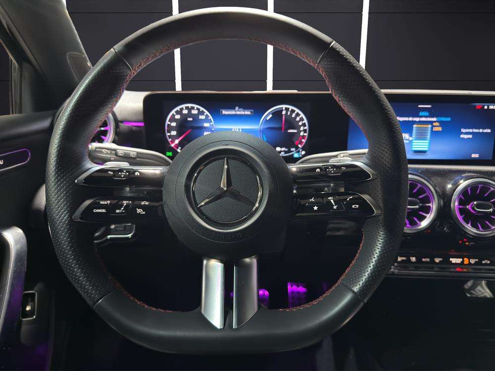 Mercedes-Benz Clase A 250e AMG 2026 negro - foto 11