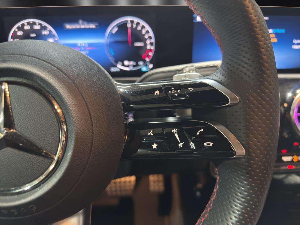 Mercedes-Benz Clase A 250e AMG 2026 negro - foto 12