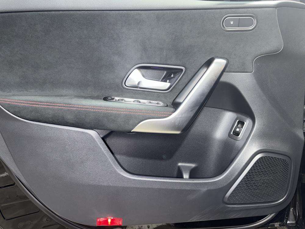 Mercedes-Benz Clase A 250e AMG 2026 negro - foto 15