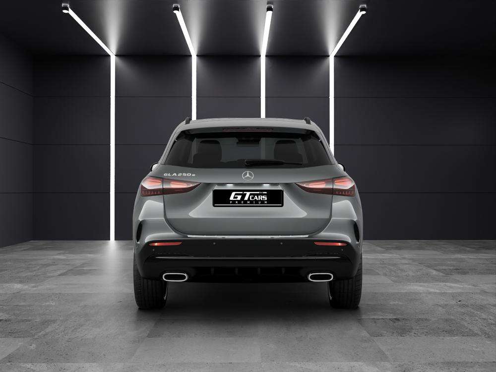 Mercedes-Benz GLA 250e AMG 2026 gris montaña - foto 5