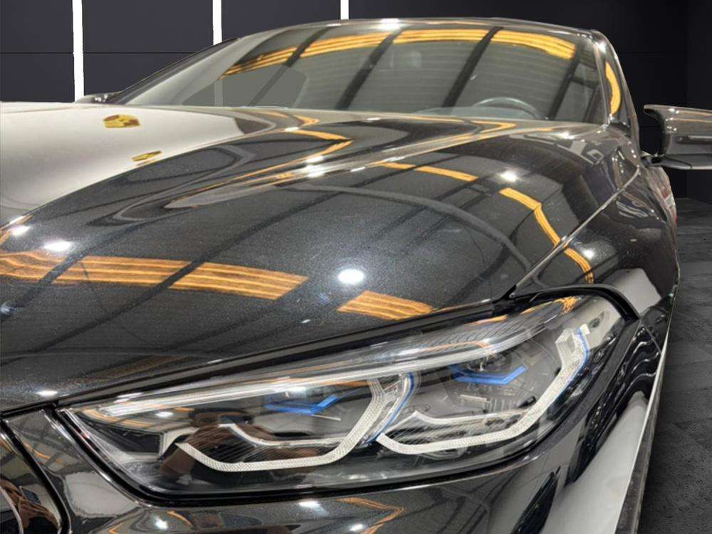 BMW M8 Competition 2022 negro - foto 6