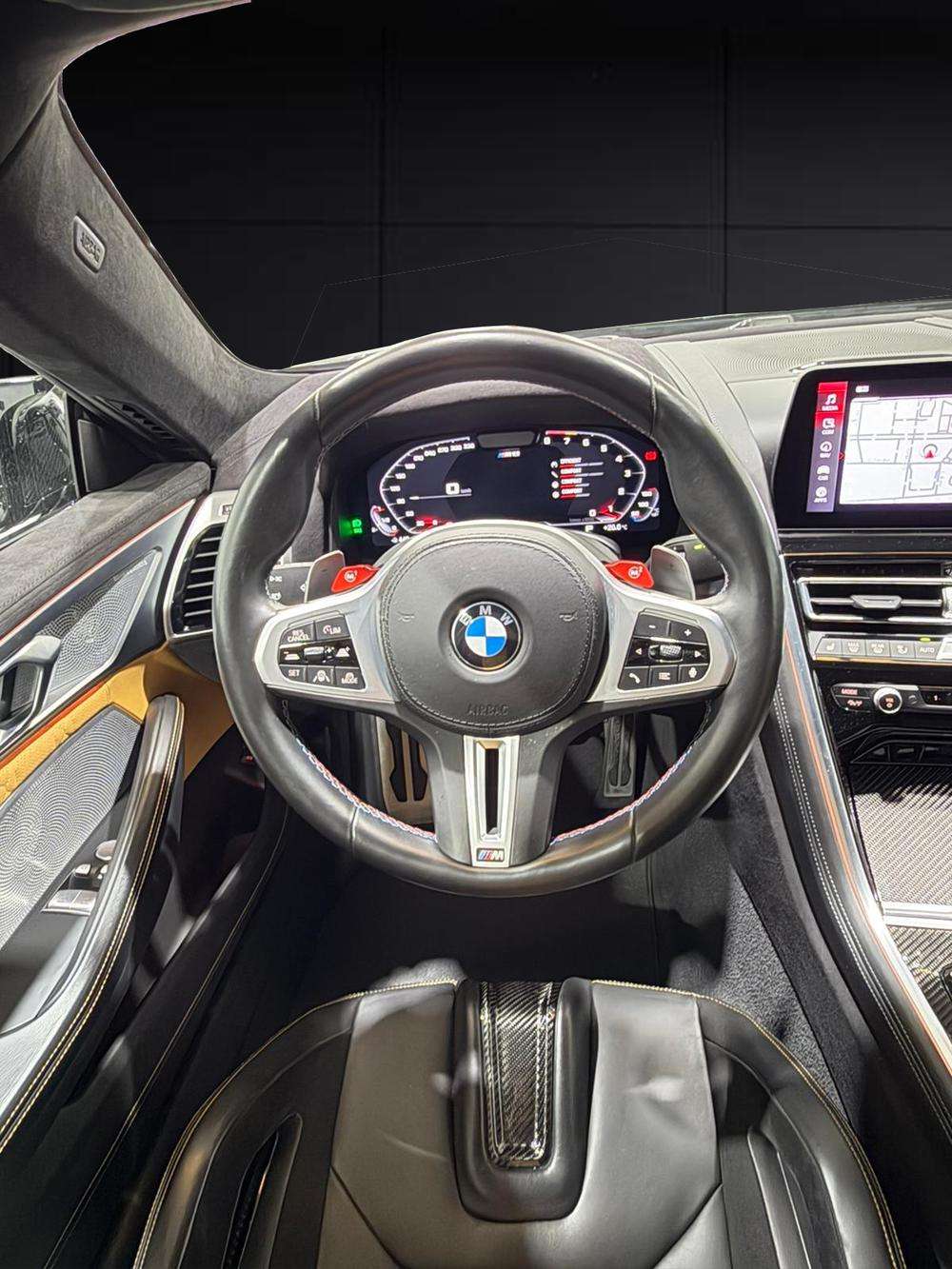 BMW M8 Competition 2022 negro - foto 10