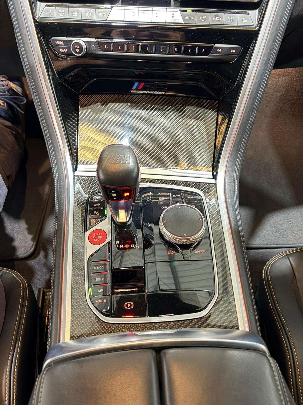 BMW M8 Competition 2022 negro - foto 13