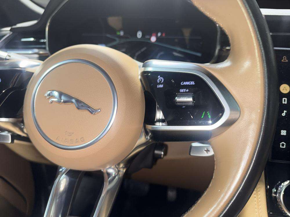 Jaguar Fpace P400e 2021 negro - foto 11