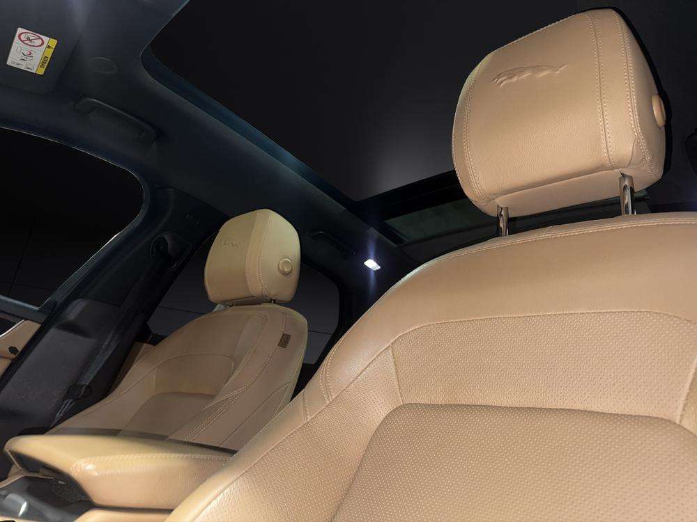 Jaguar Fpace P400e 2021 negro - foto 16