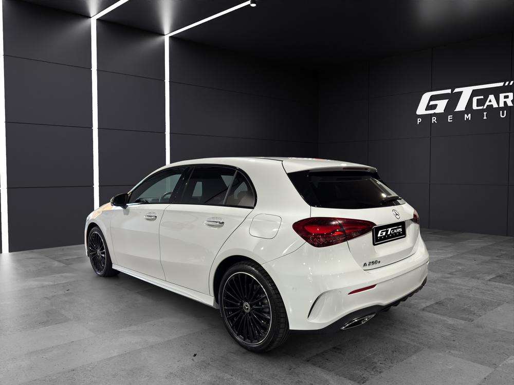 Mercedes-Benz Clase A 250e AMG 2026 blanco - foto 3