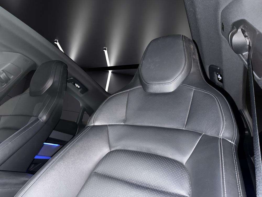 Porsche Taycan . 2021 negro - foto 16