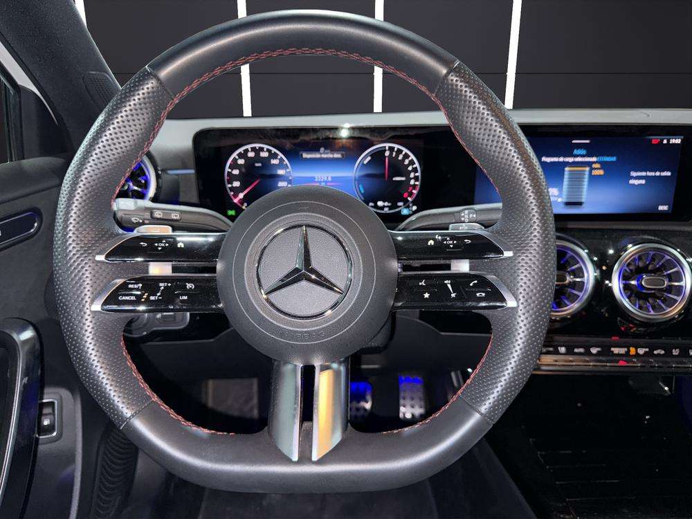 Mercedes-Benz Clase A 250e AMG 2025 blanco - foto 10