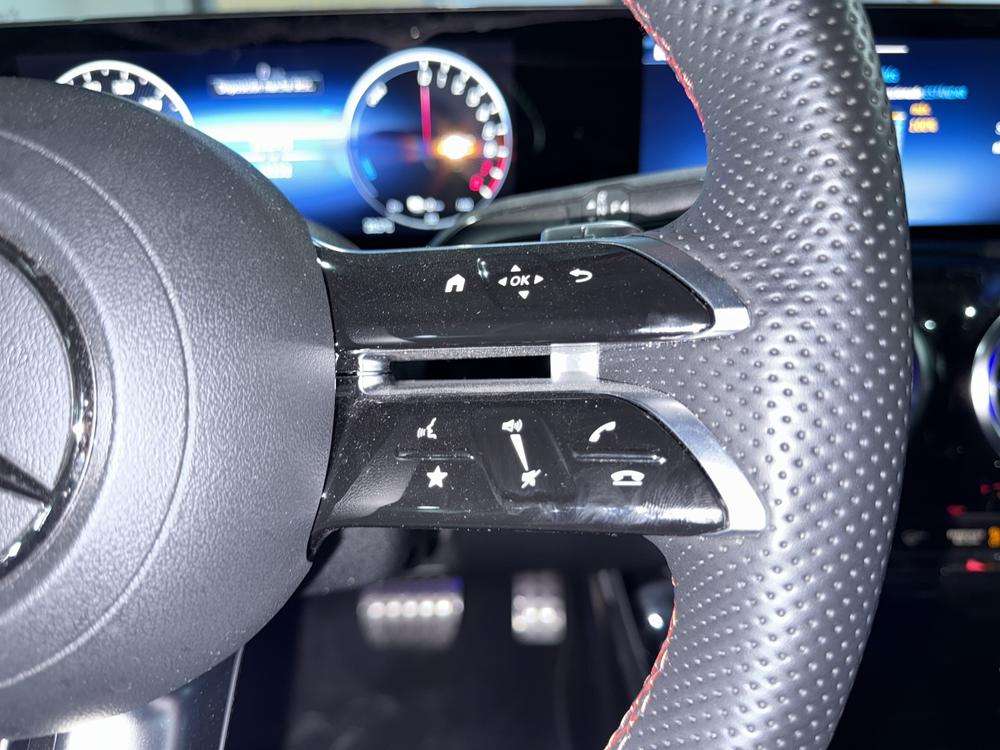 Mercedes-Benz Clase A 250e AMG 2025 plata - foto 9