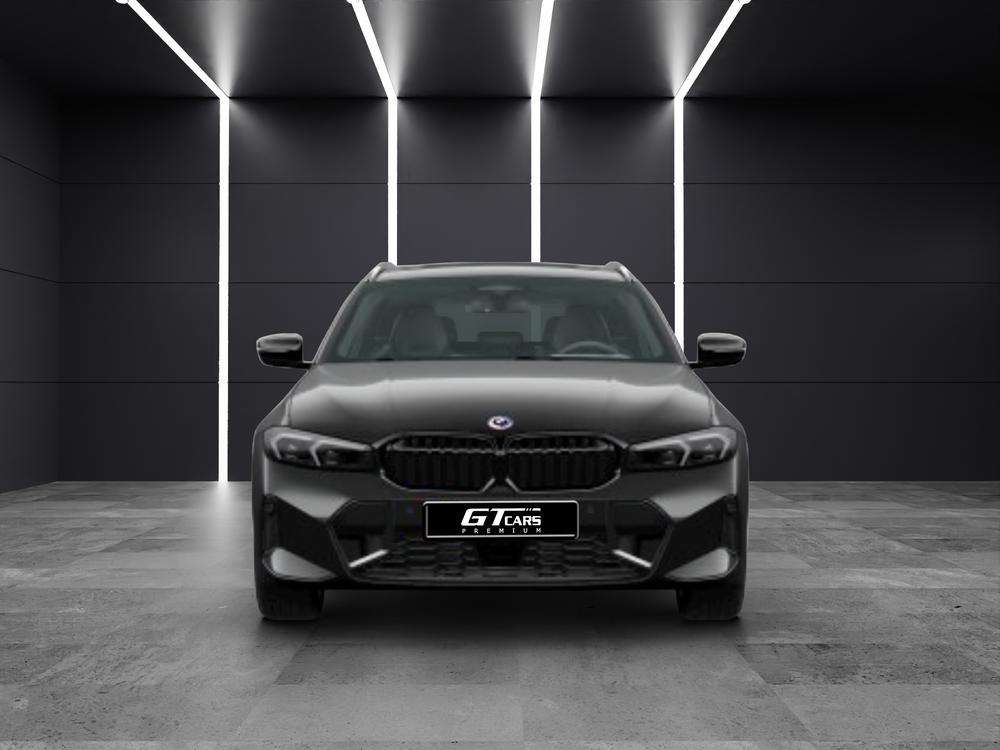 BMW Serie 3 330e xDrive Touring 2023 negro - foto 4