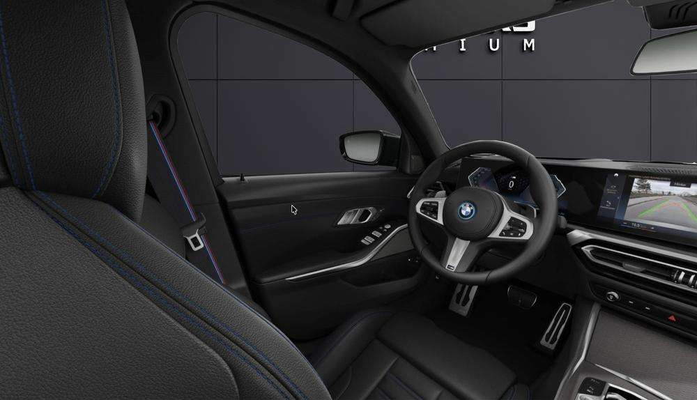 BMW Serie 3 330e xDrive Touring 2023 negro - foto 6
