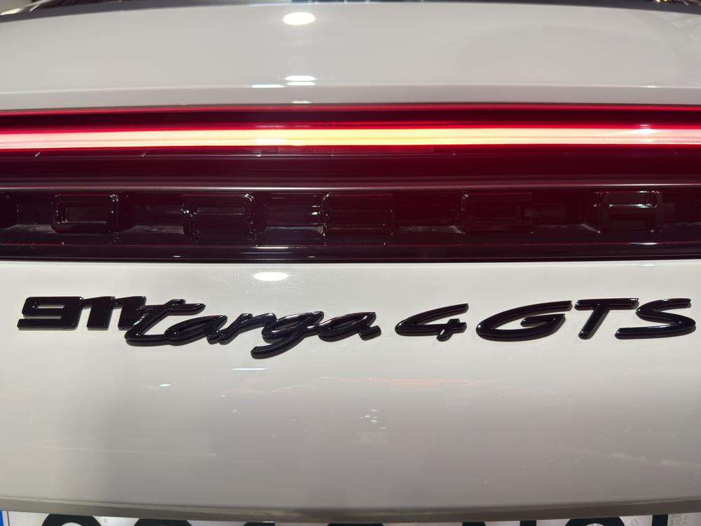 Porsche 911 Targa 4 GTS 2025 blanco - foto 8