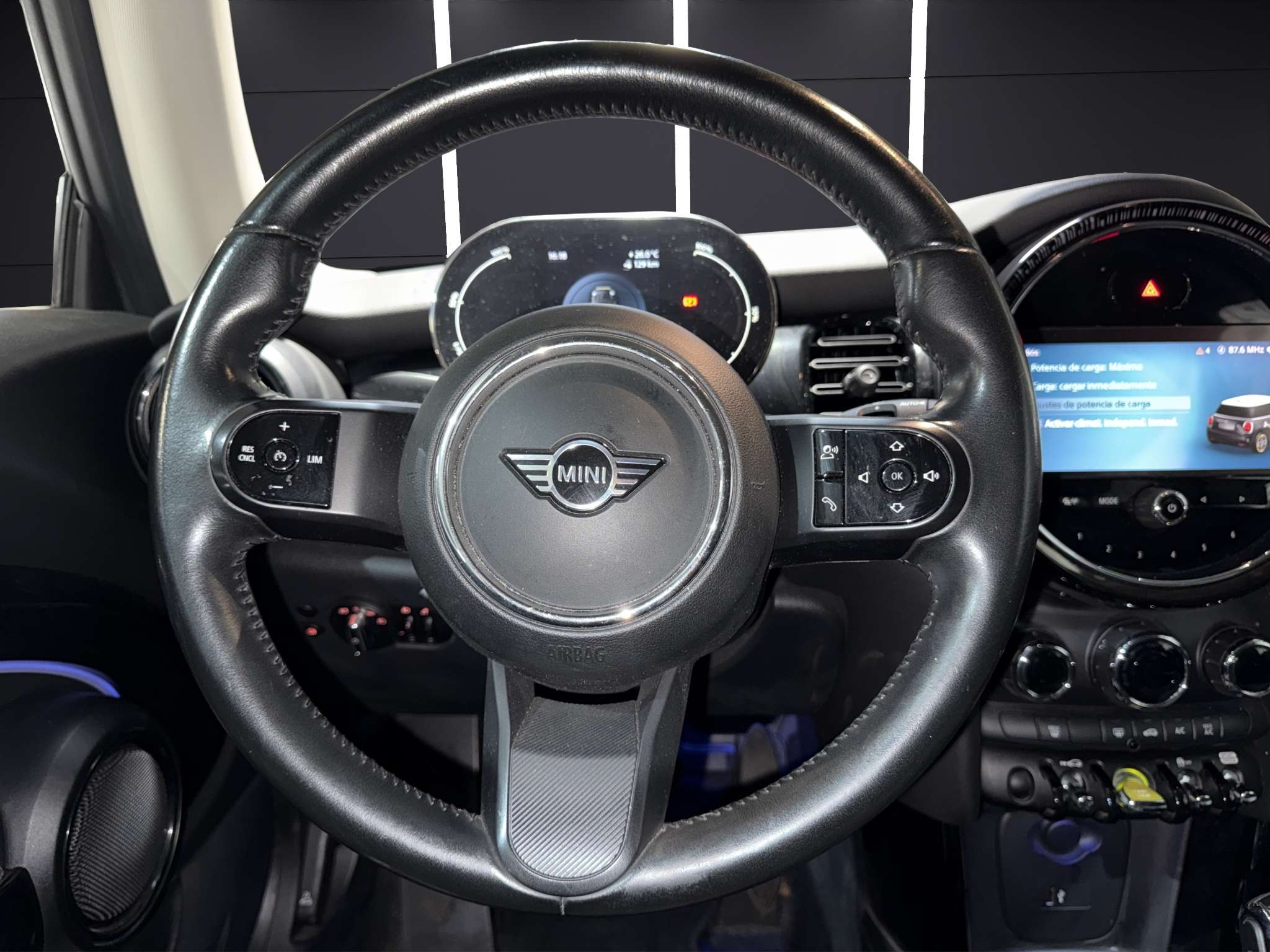 Mini Cooper SE 2022 rojo - foto 11