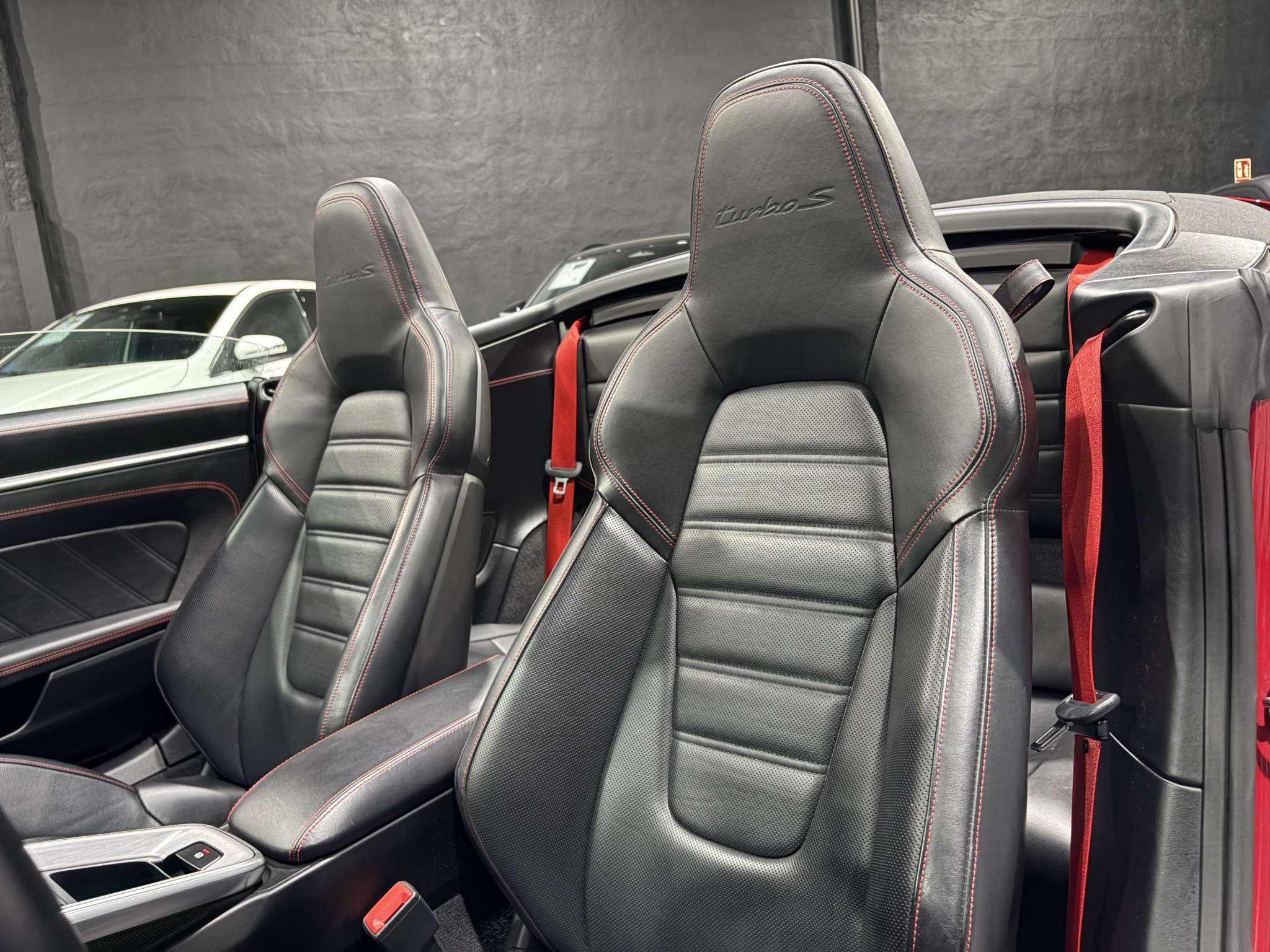 Porsche 911 Turbo S 2021 rojo - foto 15