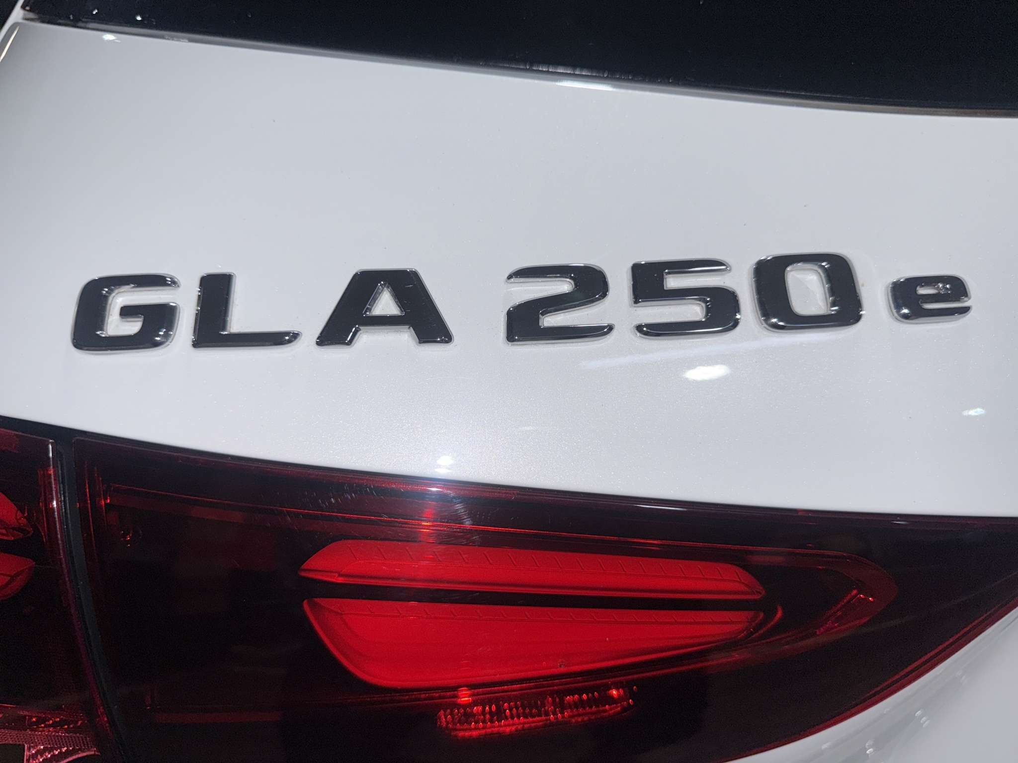 Mercedes-Benz GLA 250e AMG 2026 blanco - foto 8