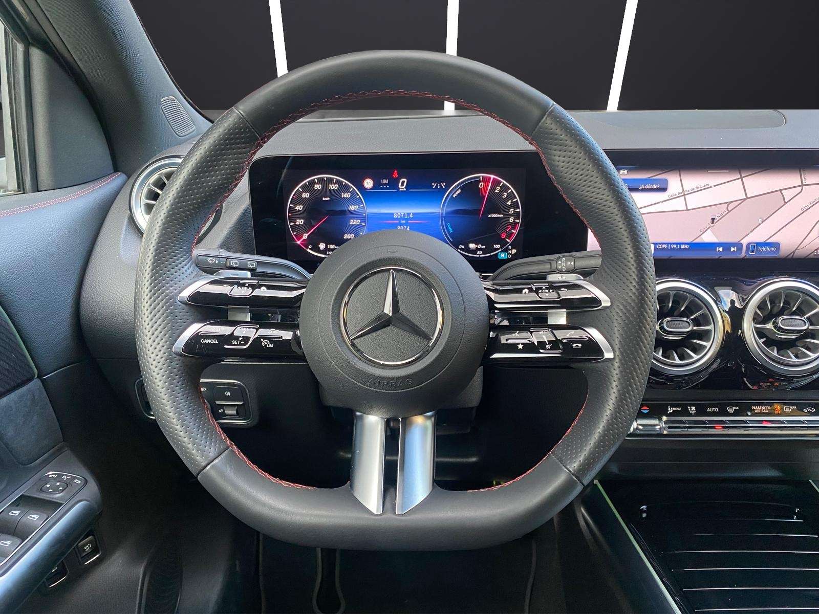 Mercedes-Benz GLA 250e AMG 2026 blanco - foto 11