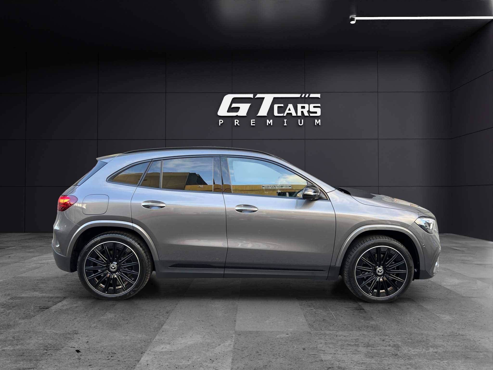 Mercedes-Benz GLA 250e AMG 2026 gris - foto 2