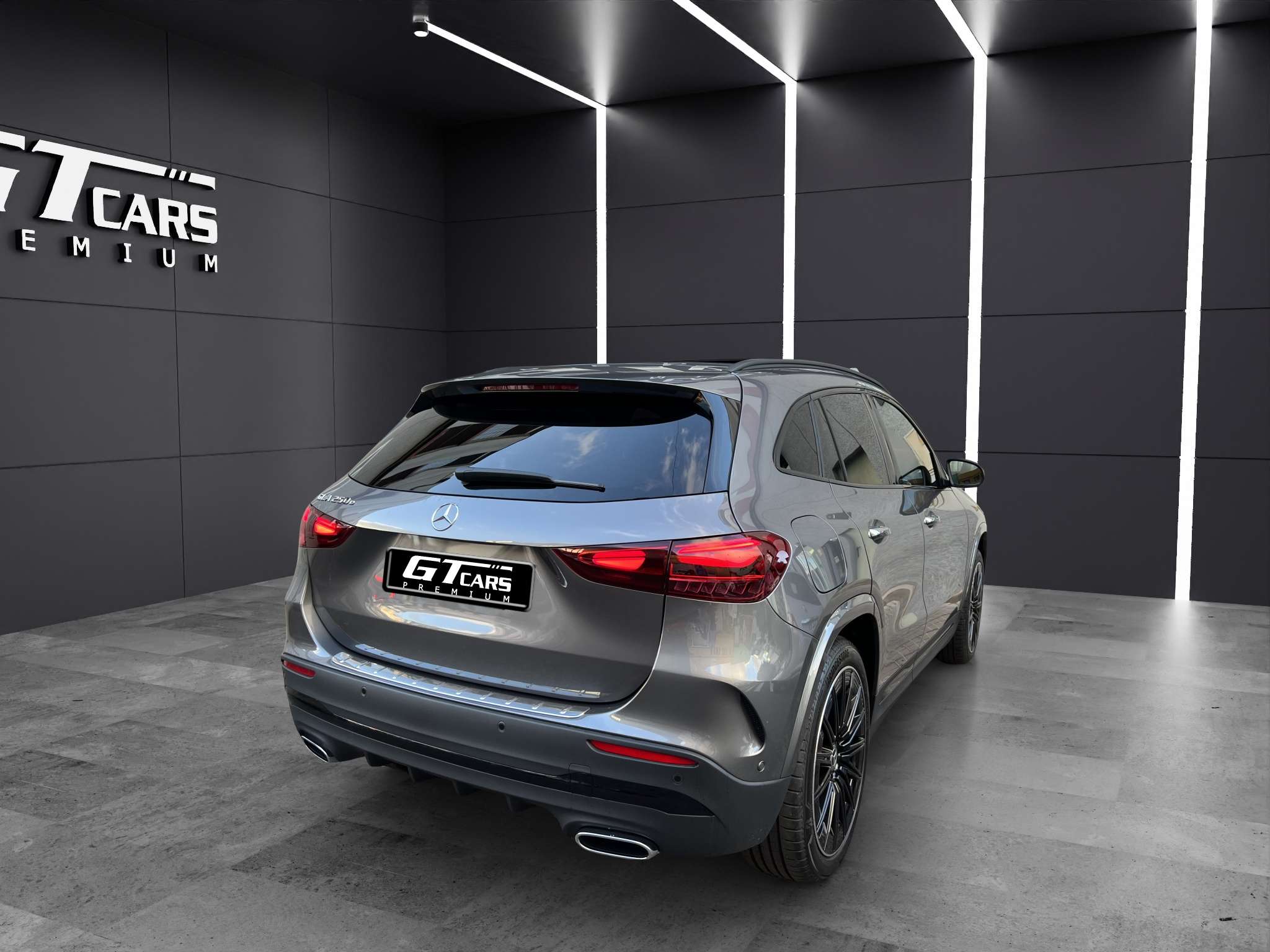 Mercedes-Benz GLA 250e AMG 2026 gris - foto 3